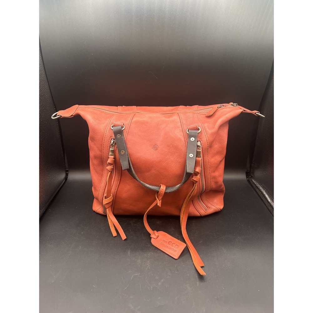 Old Trend Modern Vintage Mossy Creek Peach Leather Crossbody Handbag